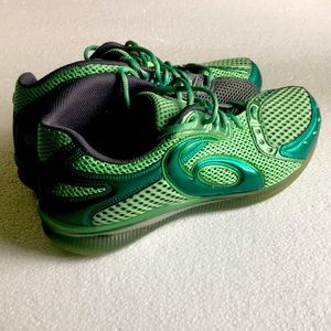 LIKE NEW!! Green Kayano Asics